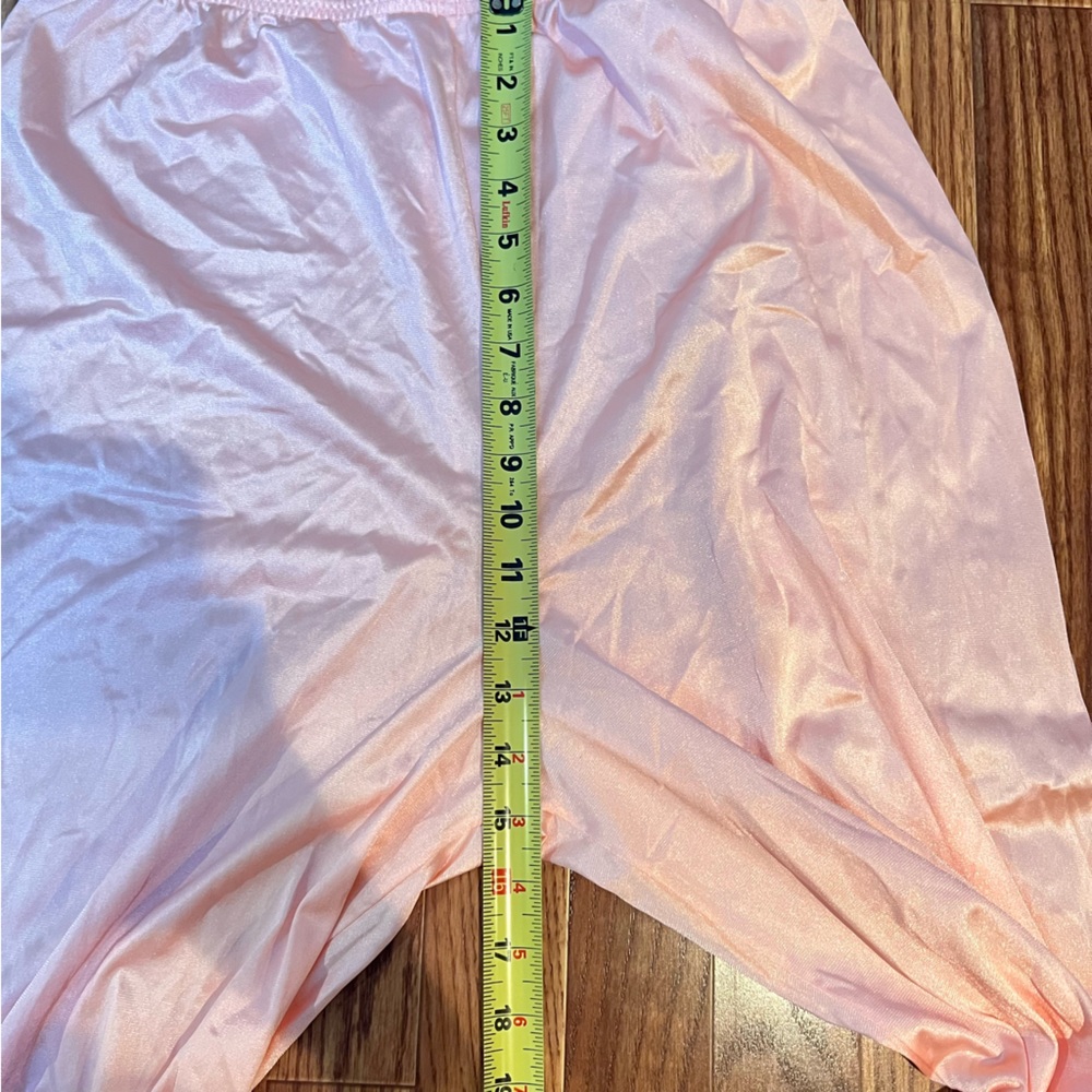 VINTAGE | Vanity Fair 70s pink satin wide leg high rise pajama sleep pants - Picture 6 of 8